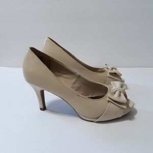 IT'S OK Peep Toe Pumps Creme 7.5 W